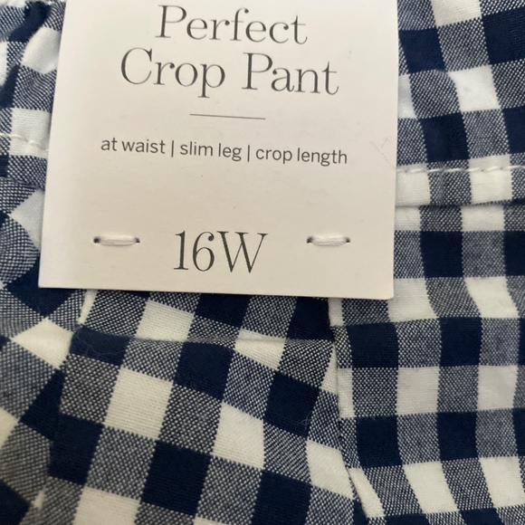 Talbots Perfect Cropped Pants in Classic Navy Blue Checker Pattern Slim Leg - Picture 3 of 6